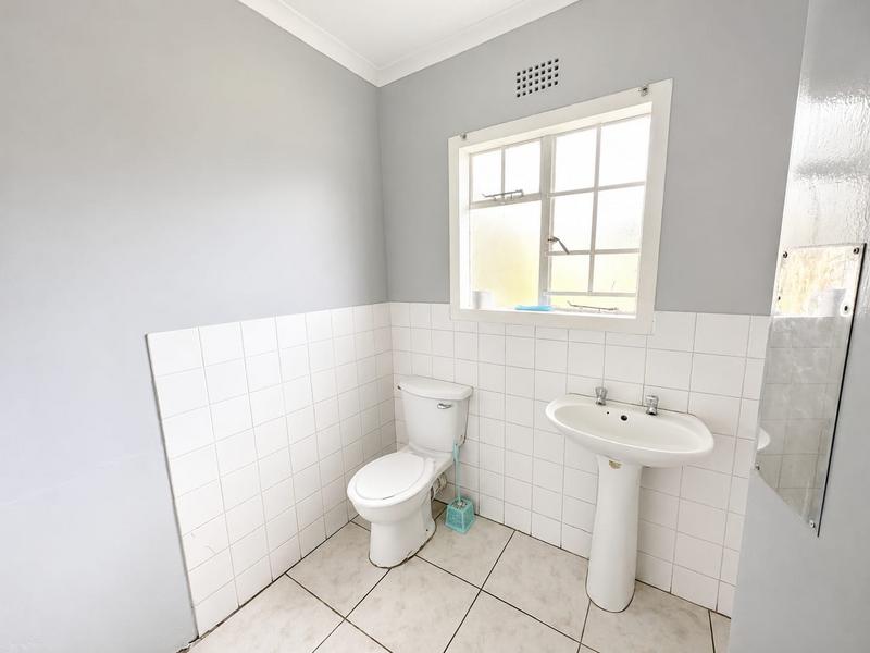 To Let 4 Bedroom Property for Rent in Northcrest Eastern Cape